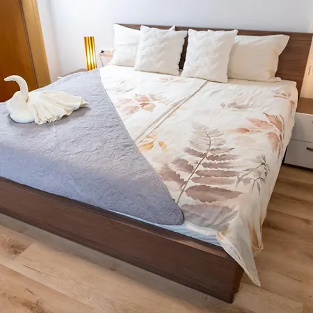 Brane & Jaka Apartma